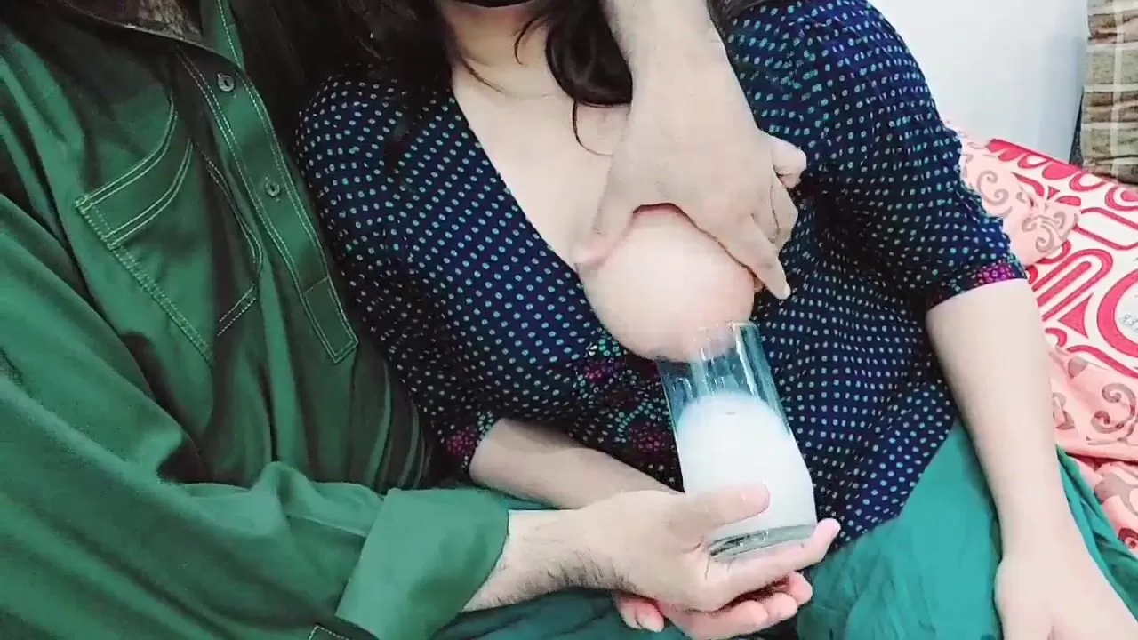 Indian Girl Boobs Milk Drinking By Laptop Repairing Man Than Fucking Her Big Ass With Clear Hindi Audio watch online pic