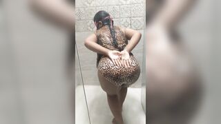 Dewar ji khoon nikal jayega dheere chodoHot desi indian girl big boobs very hot fucking video hairy pussy - 8 image