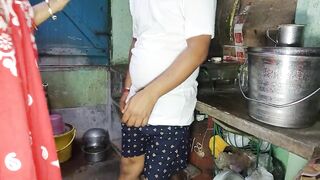Indian bangali pinki vabi kitchen me kam kar rahi thi or davor aya room pe leja ke chodke vabi ki pussy ko jamke choda - 2 image