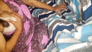 Aunty sapne mein beta ka sath chutai deka phir uska lund chusa - 1 image