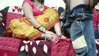Pila saree pahankar Desi bhabhi ne apane hi uncle ke sath chud gahi - 6 image
