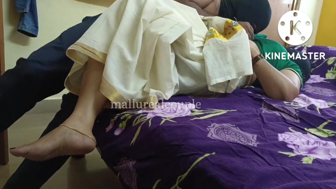 Mallu wife in Kerala saree watch online photo pic