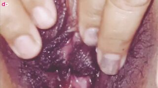 Close-up Licking And Squirting In Wet Pussy Fingering By mature Desi Angel - 15 image