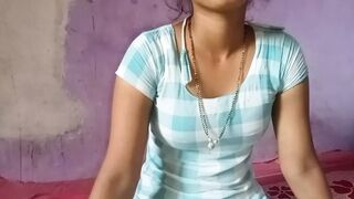 Indian desi babhi sucking dever dick in mouth and Desi style fucking with dever clear Hindi audio