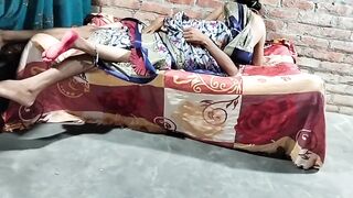 Gaon waali bhabhi ne dever se chudvayi apni chut - 5 image