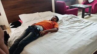 A desi model seduce a hotel boy and made a happy ending in a hotel room. So hot - 4 image