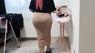 I love my stepmother's big ass so much I want to fuck her big ass.