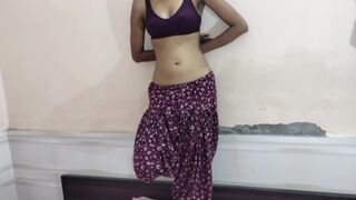 Hot Begum looking very beautiful Romantic hot horny in Punjabi salwar kurti want sex - 1 image