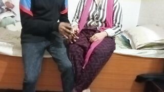 Choti saali ko jija ne choda pheli baar. - 2 image