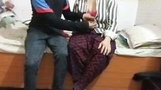 Choti saali ko jija ne choda pheli baar. - 5 image