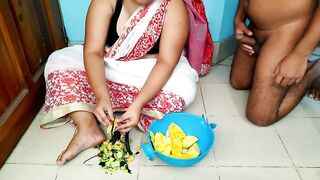 (Family Sex) StepMom chopping vegetable suddenly saree fell from her chest i seeing big tits & fucked Her-Cum on her ass - 6 image