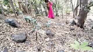 Desi couple outdoor fuck in jungle - 3 image
