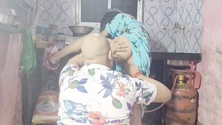 Desi ladaki ne kichen me apane devar ke sath kiya sex - 1 image