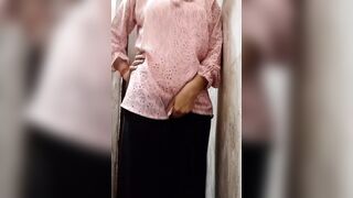 Hot bhabhi showing navel to her boyfriend sexy navel