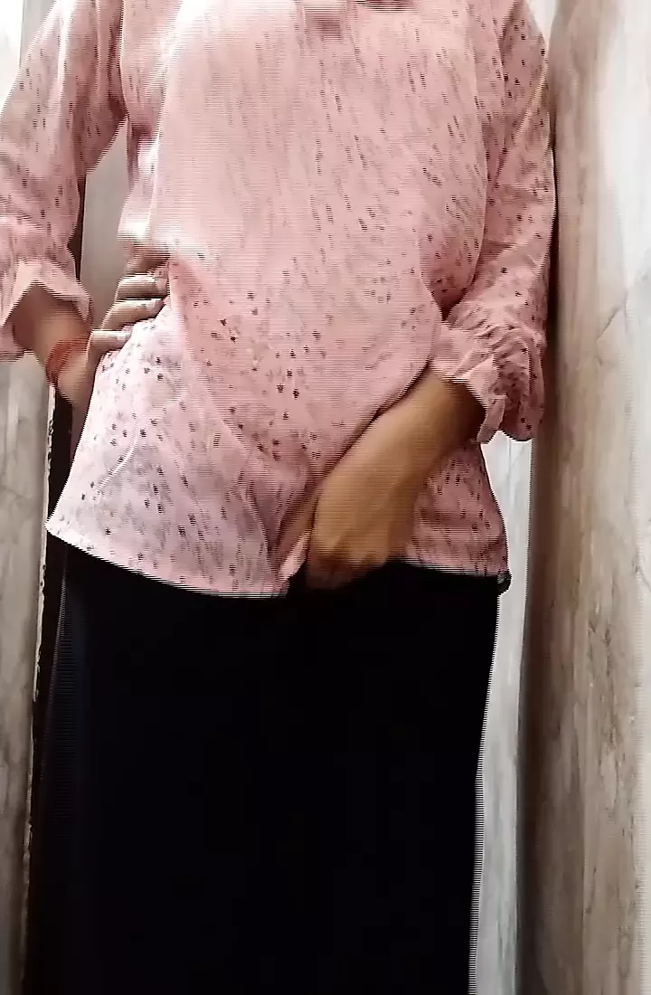 Hot bhabhi showing navel to her boyfriend sexy navel watch online