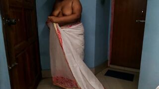 45 year old Asian Kaamwali Bai ke sath Indoor Masti Doodh Nikal ke - Boss ka Mast Chudai - Tamil priyanka (Hindi Audio) - 2 image