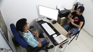Boss fucks his employee in his office and is discovered by his other employee - Porn in Spanish - 2 image
