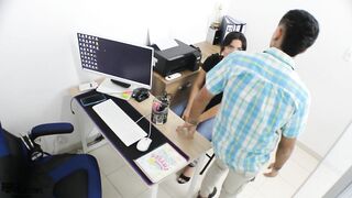 Boss fucks his employee in his office and is discovered by his other employee - Porn in Spanish - 5 image