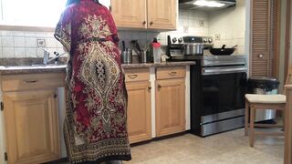 Pregnant stepmother has sex with her stepson while husband is at work - 2 image