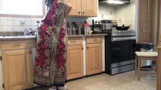 Pregnant stepmother has sex with her stepson while husband is at work - 3 image