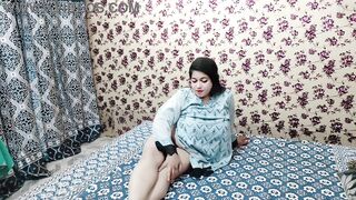 Beautiful Pakistani Aunty Fingering with Sexy Urdu Voice