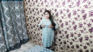 Beautiful Pakistani Aunty Fingering with Sexy Urdu Voice - 2 image