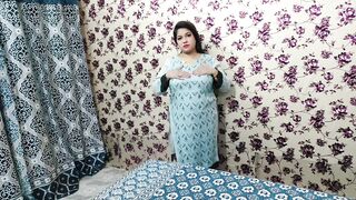 Beautiful Pakistani Aunty Fingering with Sexy Urdu Voice - 3 image