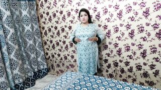 Beautiful Pakistani Aunty Fingering with Sexy Urdu Voice - 4 image