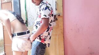 Desi bhabhi ko devar outdoor lekar choda