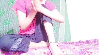 Desi ladaki ne apane hi ghar par apane chacha ka lund muh me liya or Pani apane chut ke andar giraya - 3 image