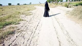 Beautifull indian garden hard sex with girl