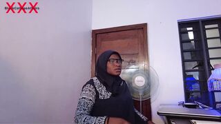 Senior College boy caught the holy teacher on Hijab masturbating in her office and then she punishes him by making him fuck her pussy so hard on her desk - 7 image