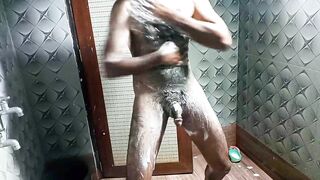 Gharma kam garne nokarni lai toilet ma nuhairaheko bela chikyo - 2 image