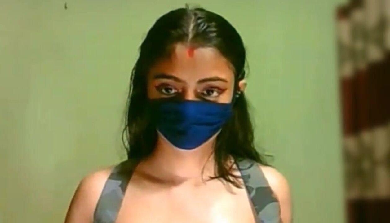 Desi hot girl live cam show natural boobs massage watch online