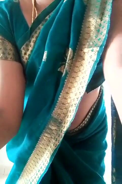 Tamil Saree Open Aunty - Swetha tamil wife saree strip record video watch online