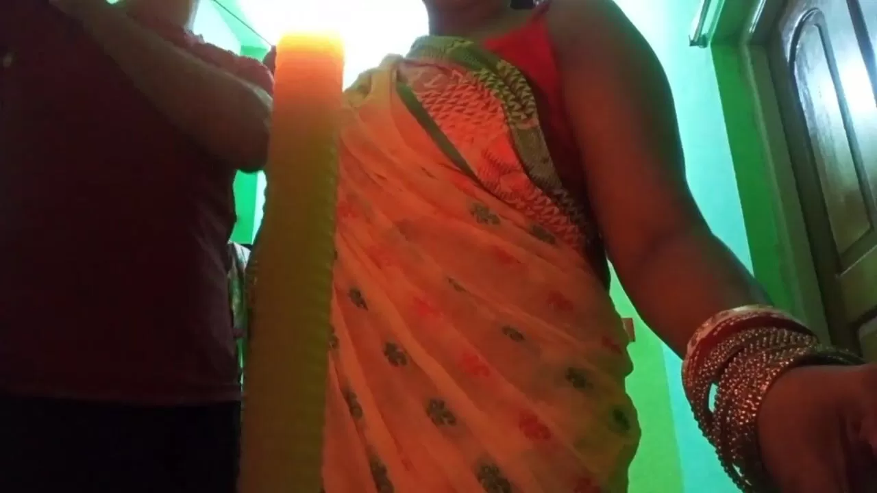 Indain bauju bigeko putima fuck garyo electrician le clear hindi audio at DesiPorn