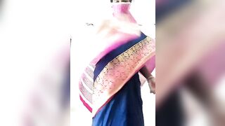 Tamil wife Swetha blouse less saree show - 6 image
