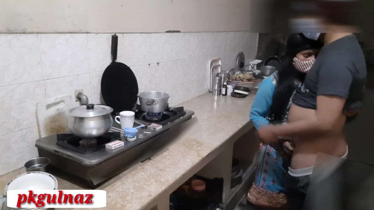 Mom Ki Kitchen Me Chudai - Step Brother fucks desi indian step sister in the kitchen, Bhai ne Bahan ko  kitchen me choda, hindi watch online