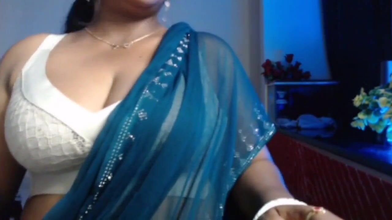 Desi Solo S Hot Big Boobs Bra Hot Show watch online