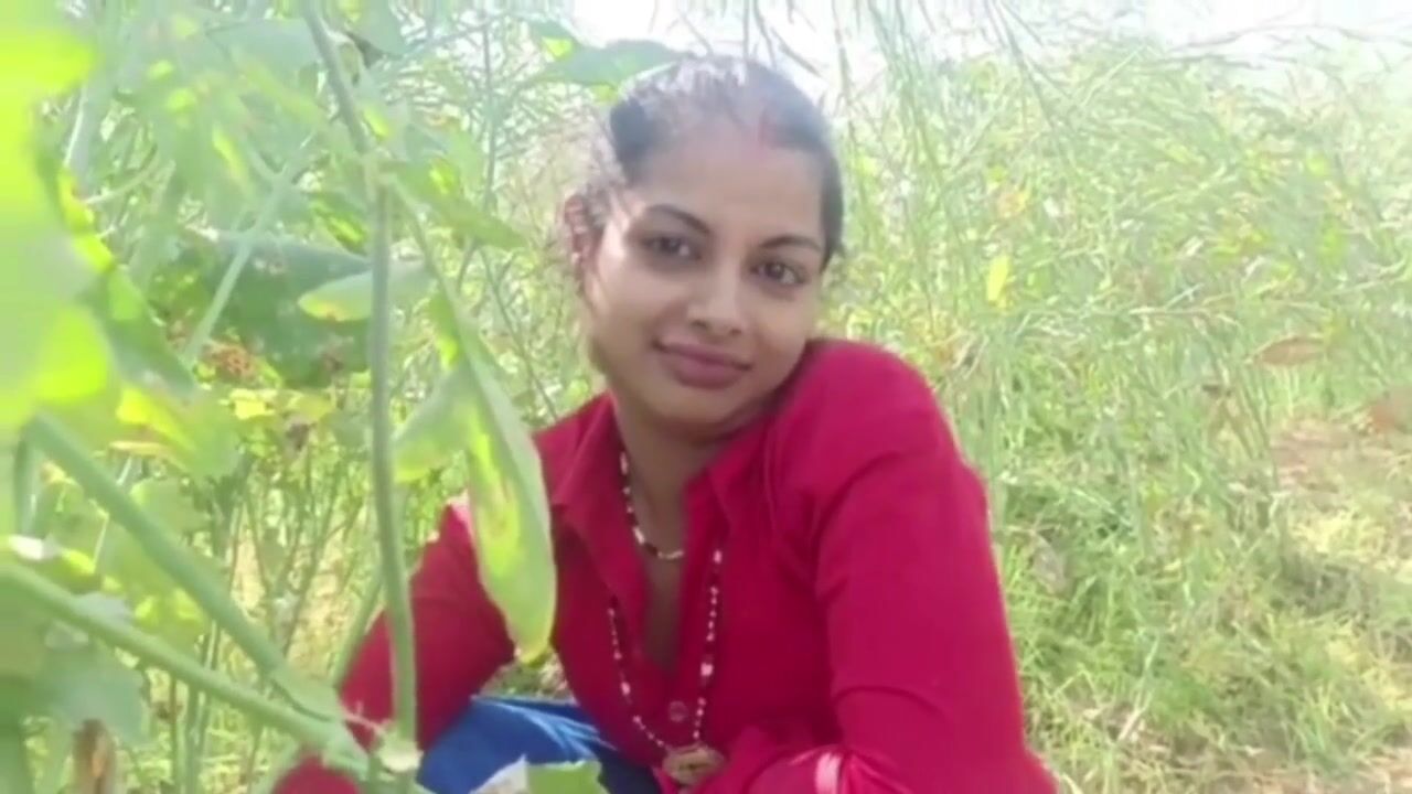 Cheating the sister-in-law working on the farm by luring money In hindi  voice watch online