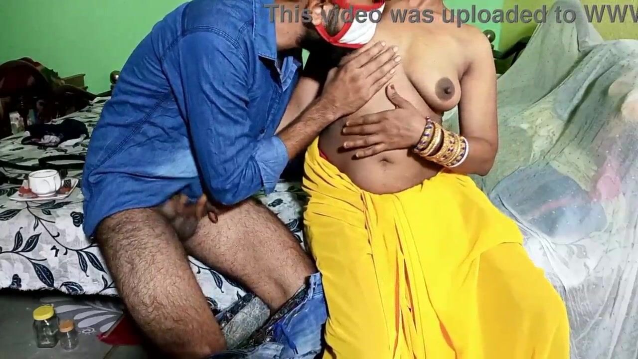 Pati Fauj me Bhabhi Ji Mauj Me - Postman Ke Sath Chudai watch online